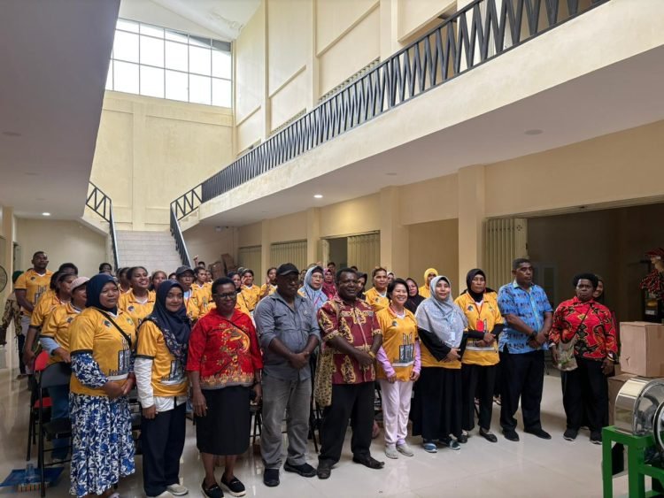 Diskop Mimika Tingkatkan UMKM Lewat Pelatihan Terpadu