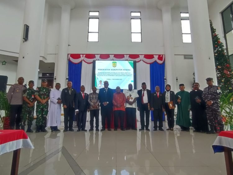 Bupati Mimika Lantik 5 Pejabat JPT Pratama