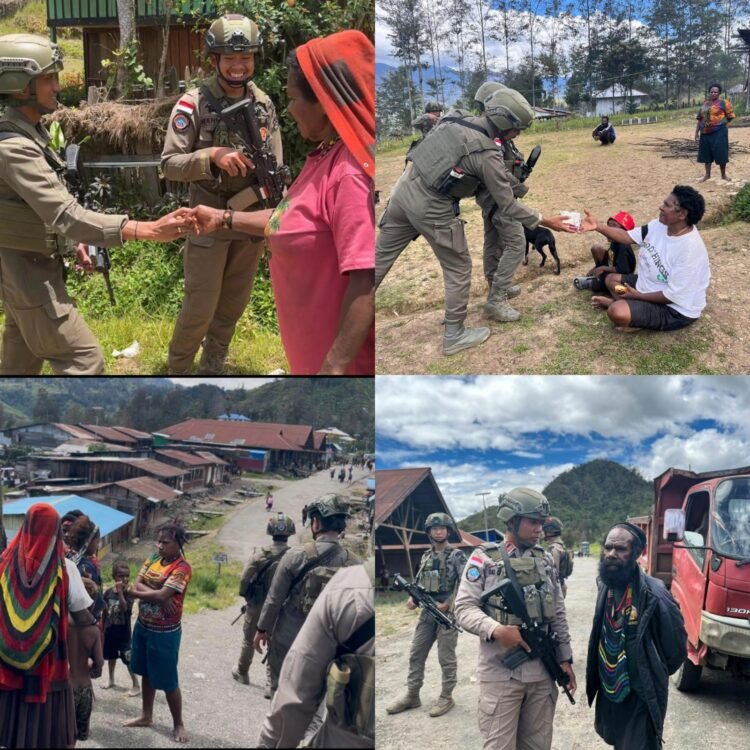 Satgas ODC Gelar Patroli di Ilaga Sambil Berinteraksi Dengan Warga