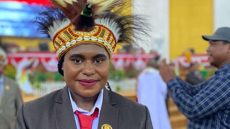 Ester Tsenawatme: Hanya OAP Yang Bisa Jual Pinang di Timika