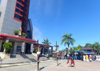 Maknai Pengorbanan Kristus, OMK St. Stefanus Sempan Gelar Drama Jalan Salib