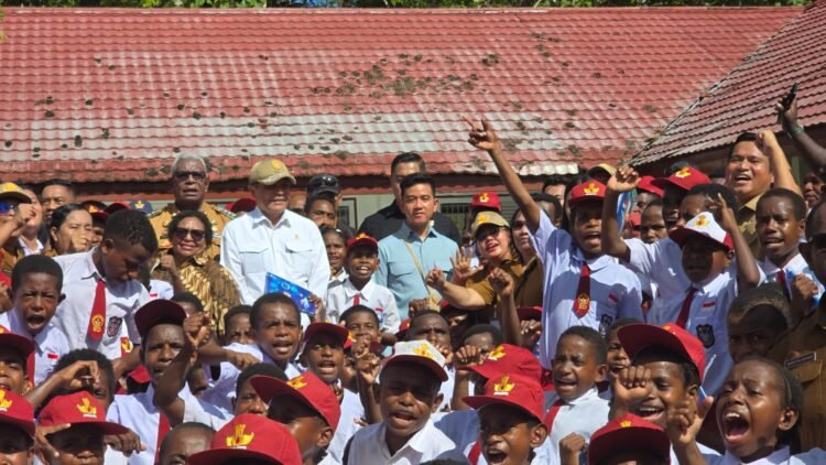 Tinjau Sekolah Sentra Pendidikan Mimika, Wapres Gibran Dorong Pemerataan Akses dan Kualitas Pendidikan Papua