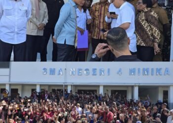 Pastikan Pemenuhan Gizi Siswa Berjalan Baik, Wapres Gibran Tinjau Program MBG di SMAN 4 Mimika