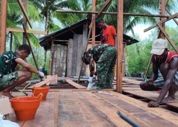 Pembangunan 5 Unit Rumah TMMD Masuk Tahap Pemasangan Lantai