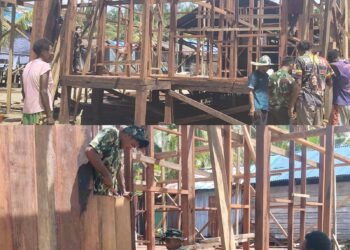 Penuh Senyum, Mama Natalia Saksikan Rumahnya Dibangun Satgas TMMD