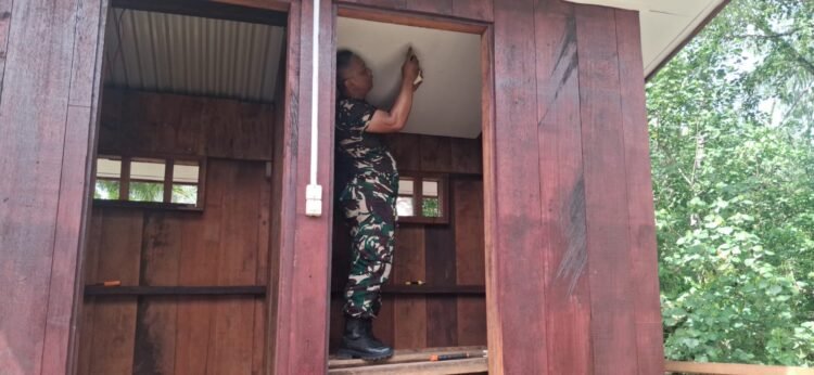 Hari Ketiga, Instalasi Listrik Tiga Sasaran MCK Umum Terus Dikerjakan