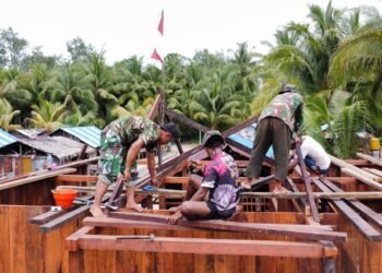 Satgas TMMD Fokus Rampungkan Rangka Atap Rumah Program TMMD