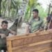Satgas TMMD Tuntaskan Pemasangan Pintu MCK Umum di Kampung Keakwa