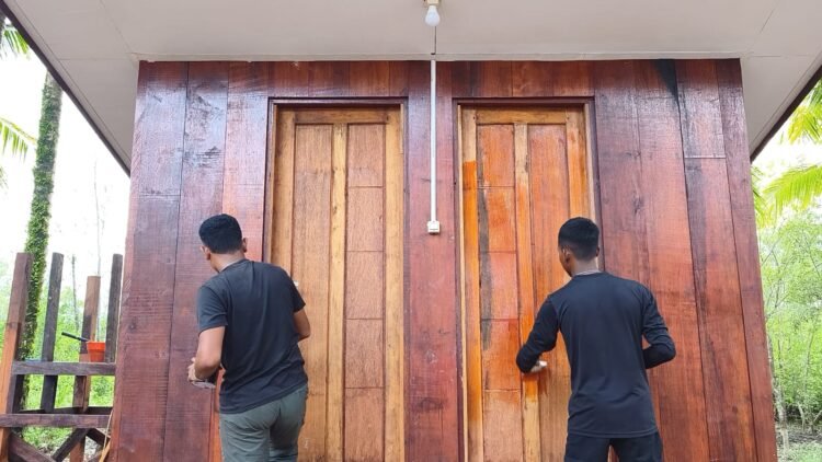 Satgas TMMD Kodim 1710/Mimika  Cat MCK Umum di Kampung Keakwa
