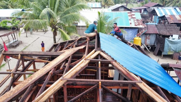 Satgas TMMD Genjot Pembangunan 5 Unit Rumah, Fokus Pemasangan Atap