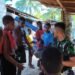 Ciptakan Keakraban, Satgas TMMD Ceritakan Kisah Perjuangan Pahlawan Nasional  Kepada Anak-Anak Kampung Keakwa