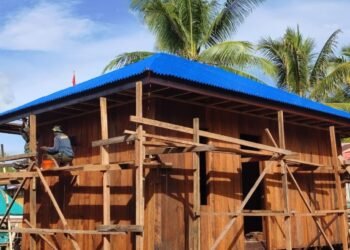 Pemasangan Atap Rampung, Progres Pembangunan 5 Rumah Capai 90 Persen