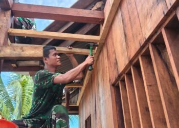 Pembangunan Rumah TMMD Masuki Tahap Pemasangan Rangka Plafon dan Rangka Kamar
