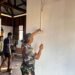 Tahap Instalasi Listrik Rumah TMMD Mulai Dikerjakan di Kampung Keakwa