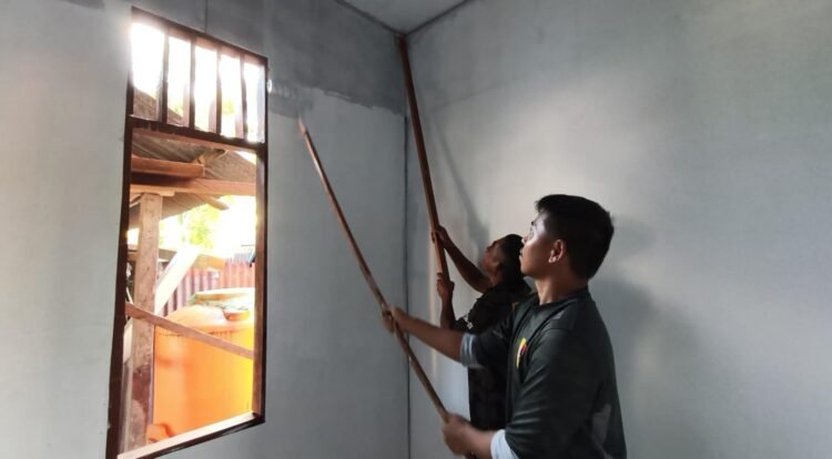 Pengerjaan Rumah Ibu Natalia Natipia Masuki Tahap Pengecatan Dinding Kamar