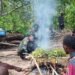 Pupuk Kebersamaan, Satgas TMMD Makan Bersama Warga Kampung Keakwa