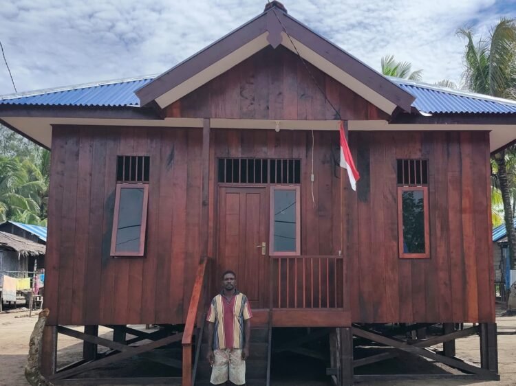 Dibangunkan Rumah Impian, Warga Keakwa Ucapkan Terimakasih Atas Hasil Karya TNI