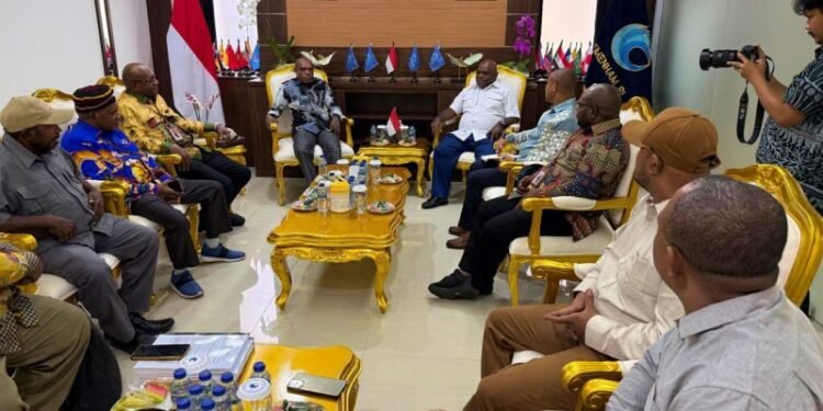 Menteri HAM Terima Aduan DPRK Mimika Soal Nasib Ribuan Pekerja Freeport