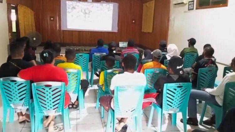 Koramil 1710-02/ Timika Gelar Nobar Piala Dunia, Perkuat Kemanunggalan TNI dan Warga