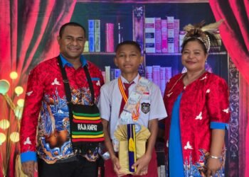 Gideon Rumpaidus Siswa SDN 3 Timika Raih Nilai 100 TKA Bidang Studi Bahasa Indonesia