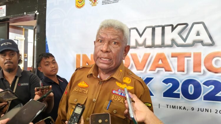 Bupati Mimika Ancam Copot ASN dan Pejabat yang Mabuk Saat Jam Kerja