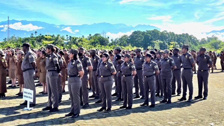 Bupati Mimika Minta Satpol PP Tertibkan Bangunan Liar di Jalan Utama