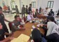 Personel Operasi Damai Cartenz Donor Darah di Polres Nabire Sambut HUT Bhayangkara ke-80