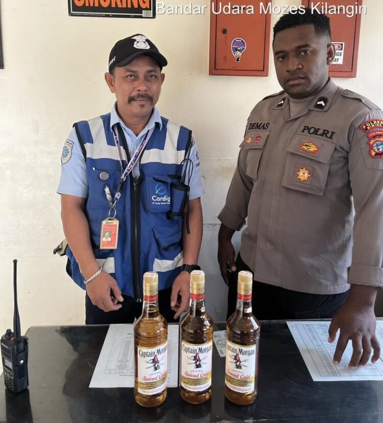Tiga Botol Captain Morgan Disita, Polisi Bongkar Modus Baru Penyelundupan Miras ke Puncak