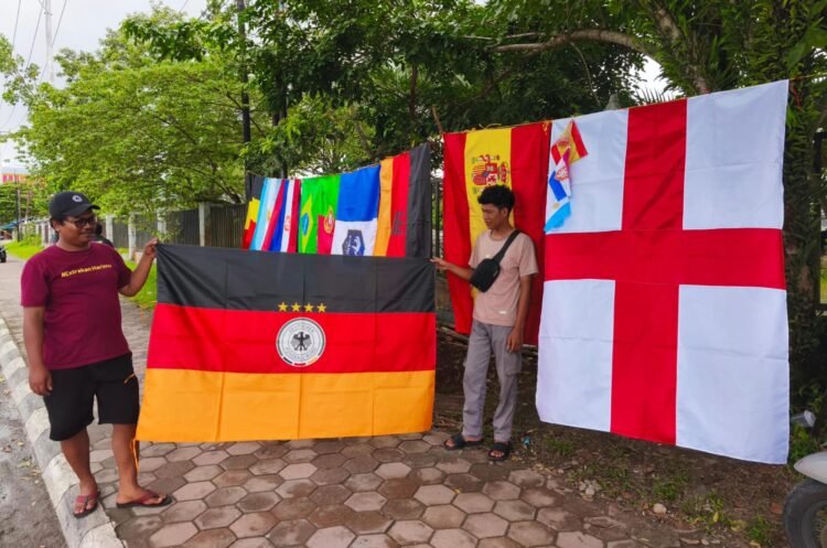 Menjemput Rezeki di Riuh Piala Dunia 2026 dari Pinggir Jalan Mimika