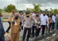 Polres Mimika Musnahkan 1.078 Botol Miras dan 2.011 Liter Sopi