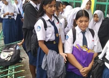 Antre Dari Subuh, SMA Negeri 1 Mimika Masih Jadi Sekolah Pilihan Warga Timika