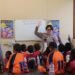 Honai Belajar Ops Damai Cartenz Kenalkan Peta Dunia dan Tata Surya kepada Anak-anak Tembagapura