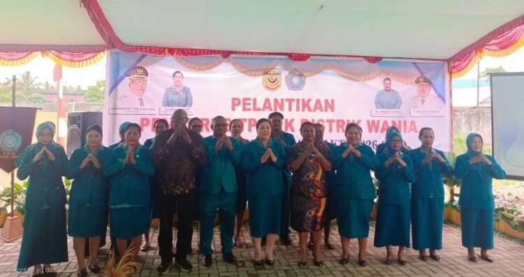Pengurus TP-PKK Distrik Wania Resmi Dilantik, Diminta Jadi Garda Terdepan Bangun Kesejahteraan Keluarga