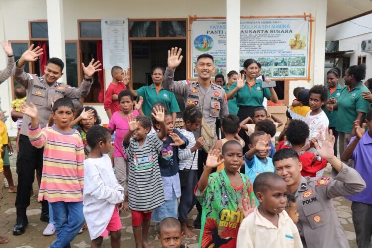 Sambut Hari Bhayangkara ke-80, Satgas Damai Cartenz Berbagi Kasih dengan Anak Panti Asuhan di Mimika