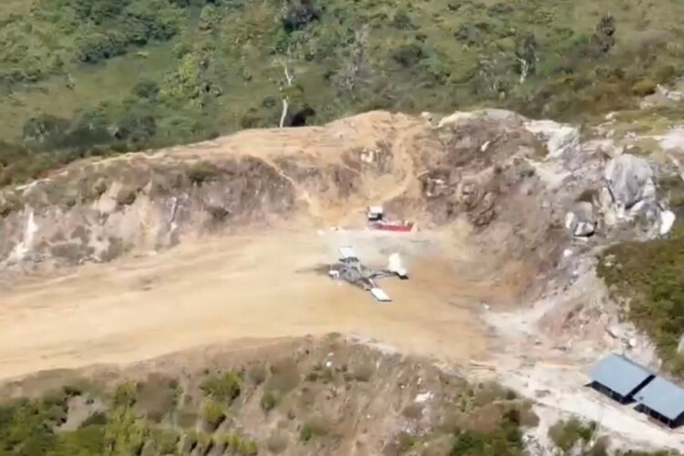 Pesawat AMA PK-RCY Dibakar Usai Mendarat di Yahukimo, Pilot Captain Nikolas Gosselin Dilaporkan Tewas