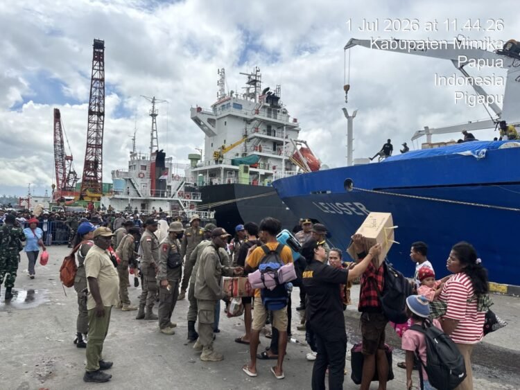Personel Gabungan Gagalkan Peredaran Sopi di Pelabuhan Pomako, 114,8 Liter Miras Tanpa Pemilik Disita
