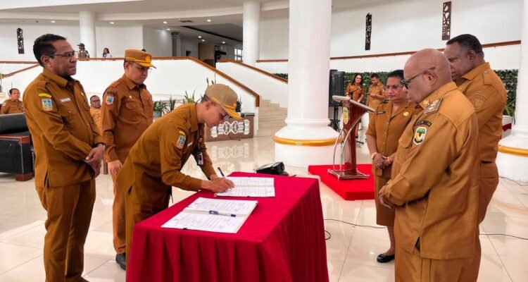 Pimpin Sertijab Tiga Pejabat, Wabup Mimika Tekankan Integritas dan Percepatan Kinerja OPD