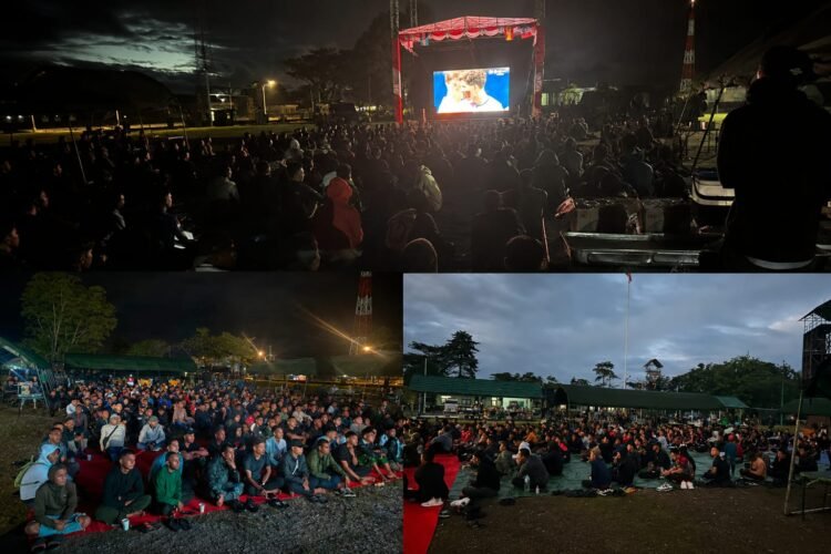 Dari Ufuk Timur Indonesia, Yonif 754/ENK Sukses Satukan Hampir 1.000 Warga Lewat Nobar Piala Dunia