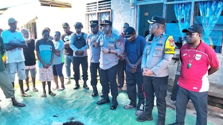 Kapolres Mimika Temui Keluarga Korban Penikaman di Pomako, Pastikan Kasus Diproses Hukum