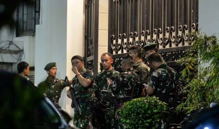 Rumah Jampidsus Febrie Adriansyah Dijaga Puluhan Prajurit TNI, Belum Ada Penjelasan Resmi