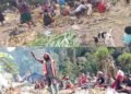 Bakar Batu di Paluga, Kepala Suku Yohan Dewelek Ajak Warga Jaga Keamanan dan Dukung Pemekaran Kampung