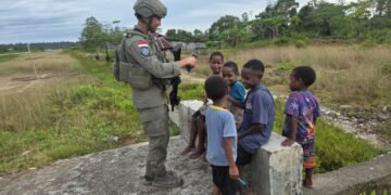 Langkah Kecil, Rasa Aman yang Besar: Patroli Humanis Satgas Ops Damai Cartenz Hangatkan Kenyam