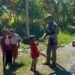 Patroli Humanis Satgas Kepolisian Ops Damai Cartenz di Puncak Jaya Pererat Kedekatan dengan Masyarakat