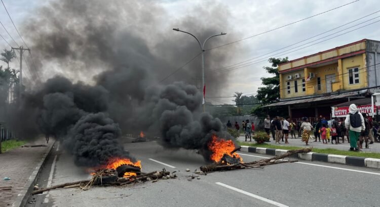 Pemilik Ulayat Palang Akses Jalan SP2, Desak Pemerintah Selesaikan Sengketa Tanah