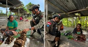 Patroli Dialogis Satgas Damai Cartenz Hadir di Tengah Aktivitas Warga Nabire