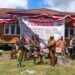 Semarakkan HUT RI ke-81, Distrik Jila Gelar Pesta Bakar Batu Usai Upacara Bendera