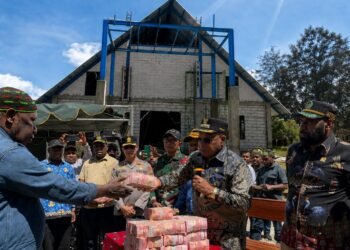 Ketua DPRK Puncak Apresiasi Hibah Rp2 Miliar untuk Gereja Bersejarah Yordan Kago I