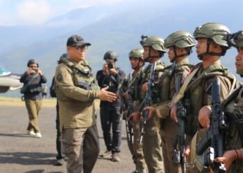 Kaops Damai Cartenz Tinjau Pos Kiwirok, Cek Kondisi Personel dan Tekankan Kewaspadaan