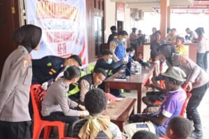Jelang HUT Ke-78 Polwan, Polres Mimika Gelar Pengobatan Gratis untuk Warga Pomako