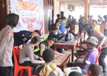 Jelang HUT Ke-78 Polwan, Polres Mimika Gelar Pengobatan Gratis untuk Warga Pomako